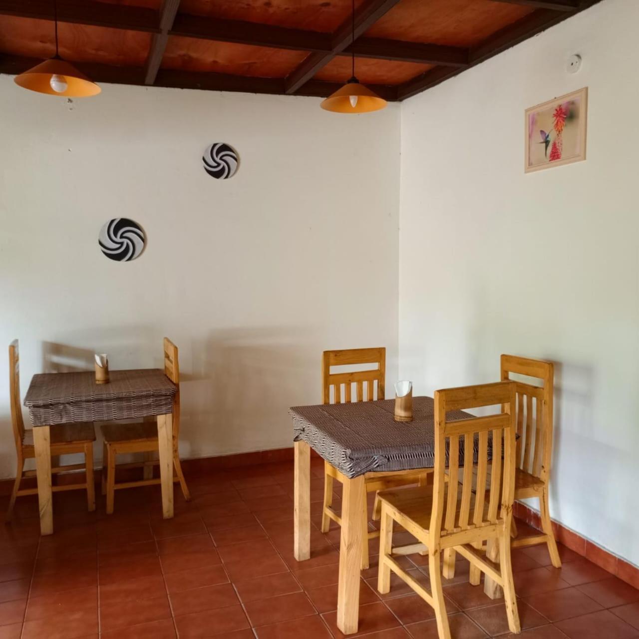 Colibri Taverne & Guest House Gisenyi Exterior foto