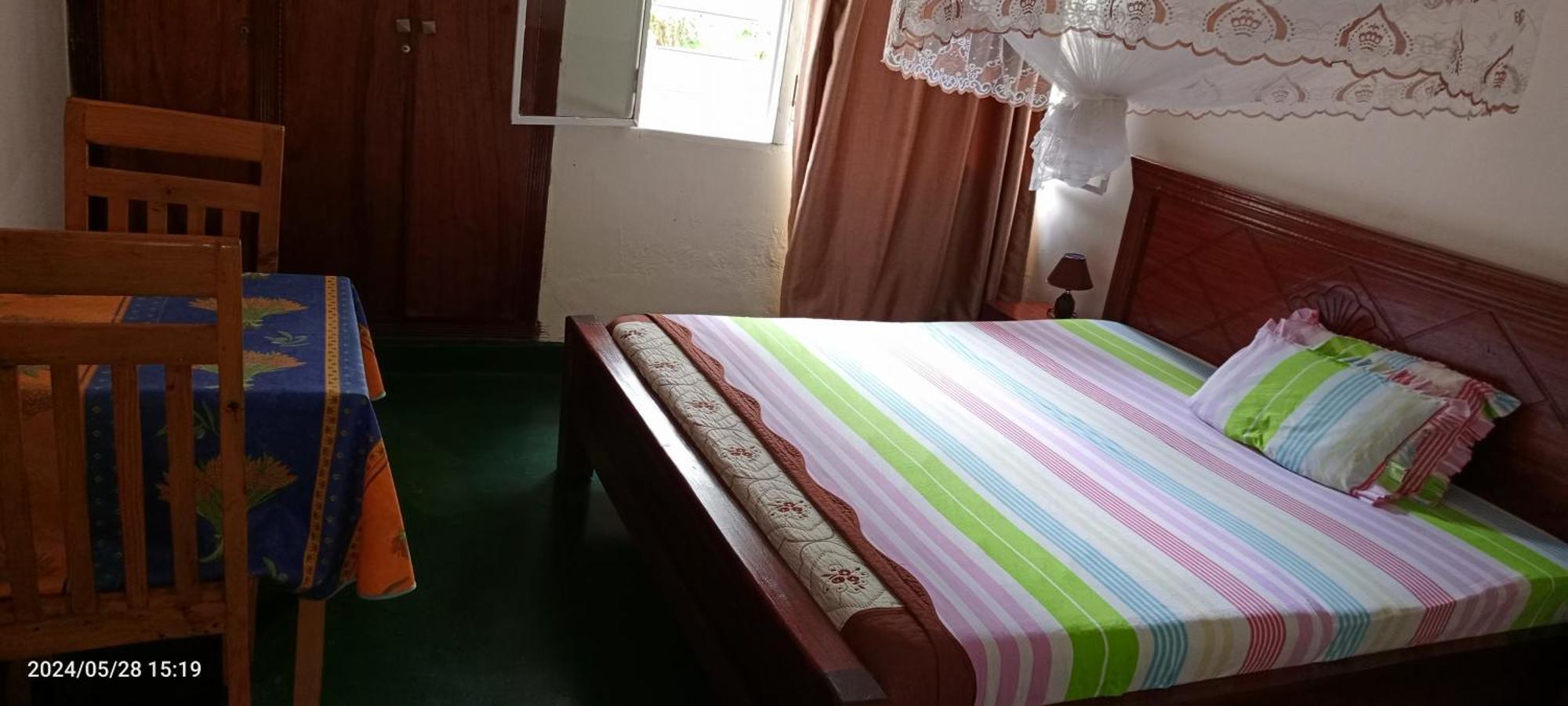Colibri Taverne & Guest House Gisenyi Exterior foto